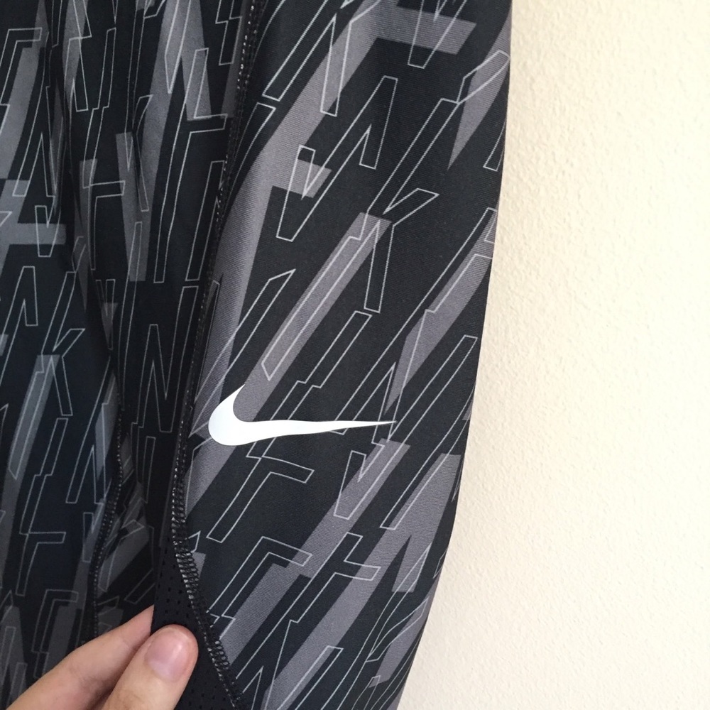 NIKE Graphic Print Grey Black HyperCool Leggings - Picture 7 of 11